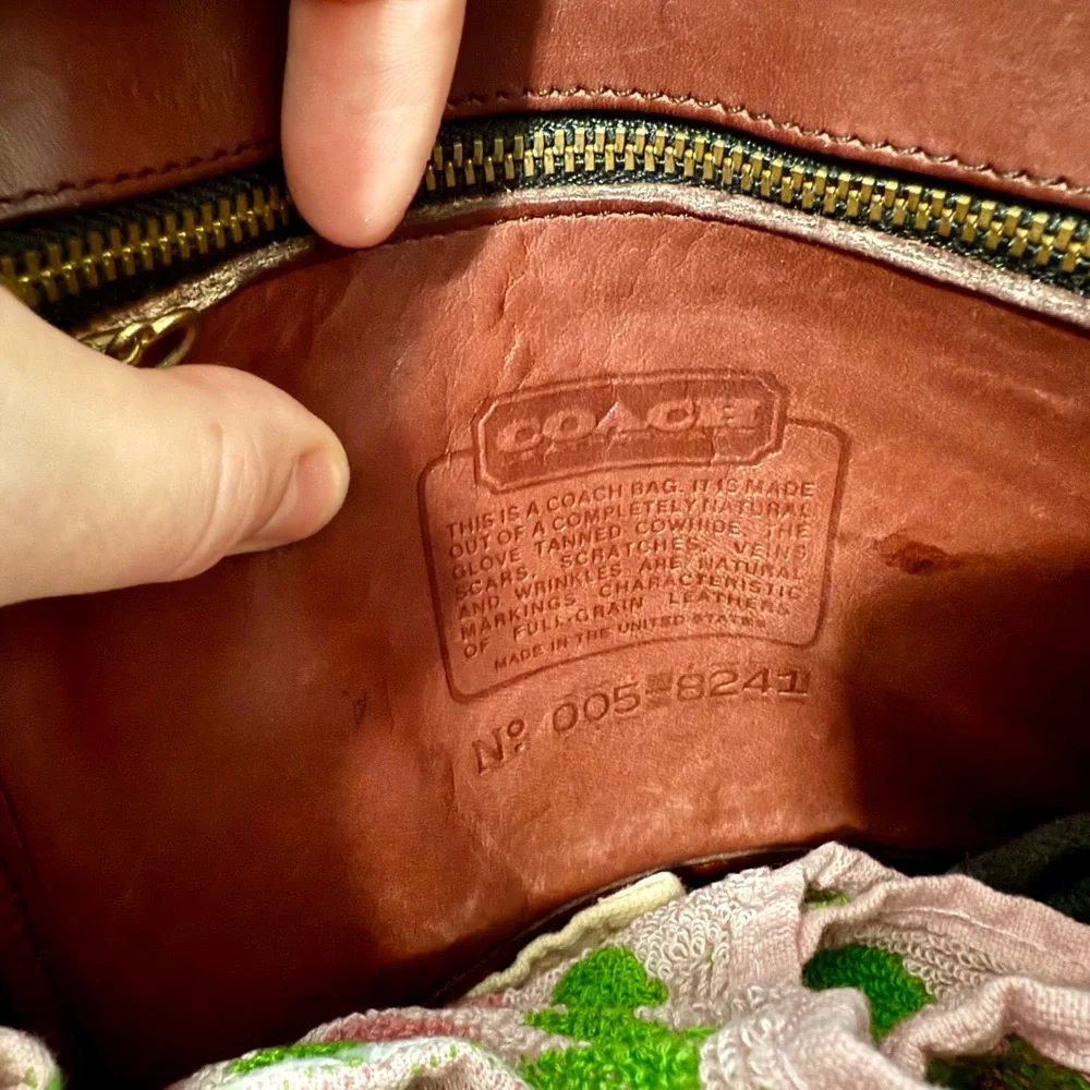 Vintage Coach Baxter Bag in Burgundy Leather - Picture 2 of 5